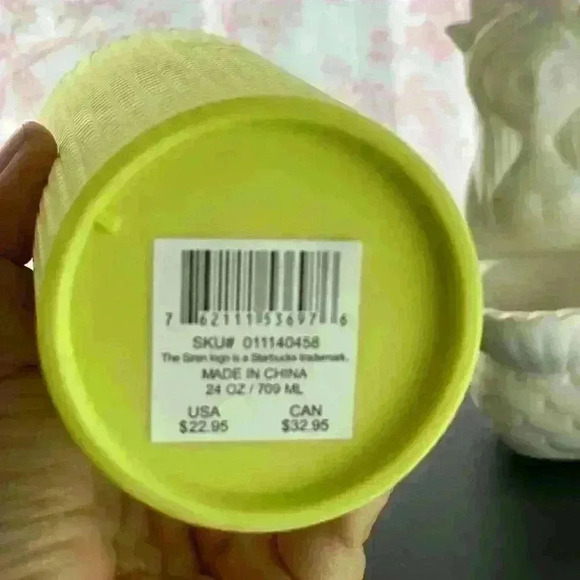 Starbucks Yellow grid 2023 Tumbler with Daisy straw topper - Picture 14 of 14